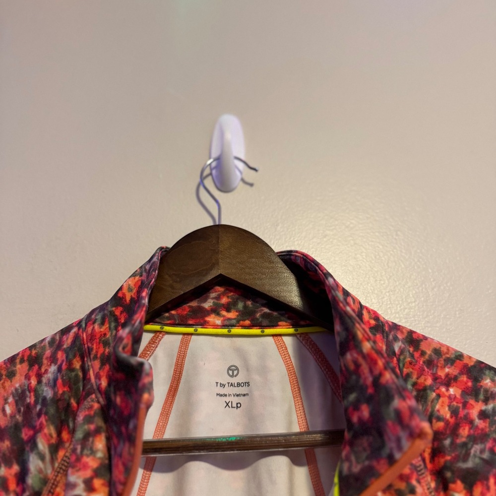 T by Talbots Women's Athletic Quarter Zip Pullover XLP Abstract Print Activewear